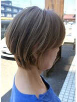 ヒップス(Hip★s)&nbsp;大人女性のショートボブ　白髪ぼかしにアディクシーカラー