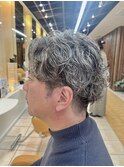 40代50代◎刈り上げセンターパート白髪ルーズパーマで若見え