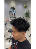 ルースト 原宿店(ROOST)&nbsp;刈り上げセンターパート/波巻きツイストスパイラル/原宿