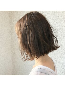 ヴィヴェンテ(VIVENTE.) ベージュボブ