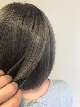 ネイロ(NE/LO) 透明感あるマットシルバー