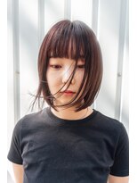 シカ(sica)&nbsp;柔らかなブラウンカラーのミニボブスタイル