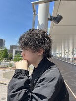 アイズ 海老名(AIZU)&nbsp;波巻きスパイラルパーマツイストスパイラルパーマメンズウルフ