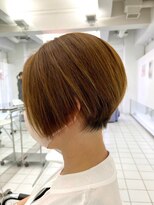 ルートエイチ 市川(Root H) ダブルカラーミルクティーベージュインナーカラーショートボブ