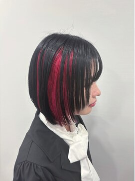 エムタニグチイプセ(M.TANIGUCHI ipse) インナーチェリーレッド×前下がりボブ