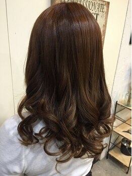 ヘアースタジオ グロース(HAIR STUDIO growth)の写真/【新規カット+カラー¥5100～】白髪を活かした大人カラーが人気！白髪染めでもオシャレが楽しめる♪