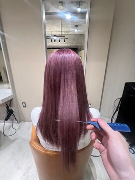 ヘアーデザイン ディードット ウル(D. ulu) ディープピンクカラー