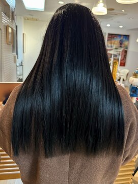 カットハウス ルーシーズ(CUT HOUSE RUCY'S) ブルーブラック/艶髪/ワンレンロング/横浜/川崎/鶴見/京急