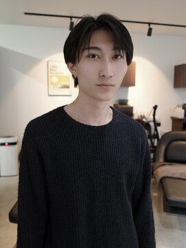 アンド グラフ(& Graph.) センターパート　メンズカット