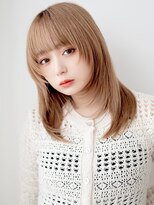 ブルーメ(Blume...)&nbsp;ハイトーンカラー/レイヤースタイル/ミディアムレイヤー