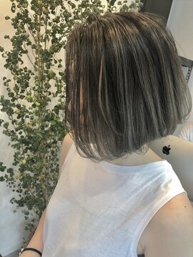 ヘアーワークスヴィクサス(HAIR WORKS VIXUS) ハイライトグラデーションカラー