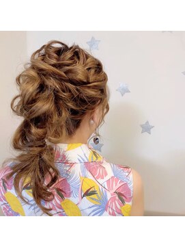 ディティカ サウ(Dityca sow) もこもこポニーテール