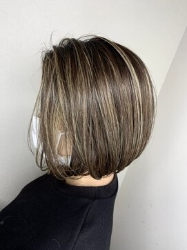 モルニ(MORNI) シルクーベージュ_マロンベージュ Aラインボブ かきあげ