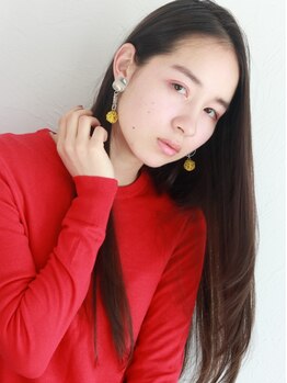 《naian》の技術なら、真っ直ぐ過ぎない、思わず触りたくなるほどの柔らかな"うる艶ストレート"が叶う☆