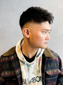 フジヤマバーバーショップ アジト(FUJIYAMA BARBER SHOP ajito) 短髪スキンフェードジェット【田中美旺】b209