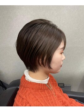 ネウィ 秋田(newi) ブラウンベージュで透明感!