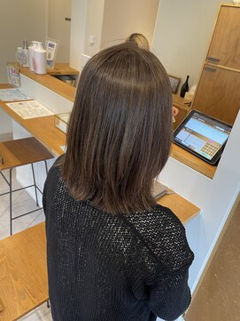 ロレ(lole') ミディアムヘア