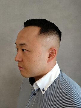 ソアー 新大阪(SOAR) 短髪黒髪バーバースタイルスキンフェードカット【新大阪】