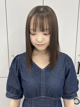 ウクラ バイ レシッド 池袋(uchla by rcid) 顔周りレイヤー小顔ワンレン髪質改善オリーブベージュ前髪カット