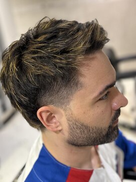 フランクス バーバー ウエストトウキョウ 吉祥寺店(FRANK’S BARBER WEST TOKYO) テーパーフェードウルフハイライト