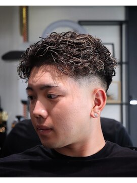 スキル(SKILL) 【SKILL】メンズカット/パーマ/ブリーチ/眉毛/フェザーショート