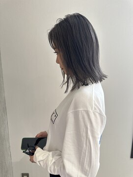 ヨーク(YOKE) YOKE 切りっぱなしボブ結べるボブ外ハネボブアッシュグレージュ