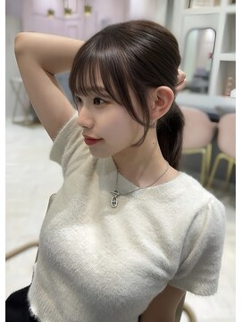 ヌイ 横浜(nui) 結んだ時もかわいい顔まわりカット　ブリーチなしベージュ