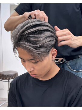 ステラ(STELLA) メンズ/バレイヤージュ/センターパート/ブリーチ＆ダブルカラー