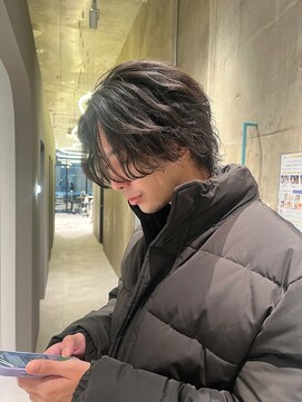 ベール(Vale) ミディアムセンターパートウルフ