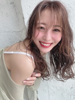 アトリエリーベルの写真/≪白髪を「隠す」から「魅せる」へ≫特許取得の植物由来処方で、髪と頭皮を優しくケア。至福の艶髪体験を！