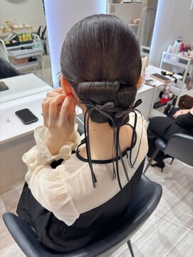 ディティカ サウ(Dityca sow) タイトシニヨン　ツインアレンジ