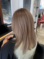 カットカットカットヴェンティ(Cut!Cut!Cut!VENTI) 透明感たっぷりくすみベージュカラー