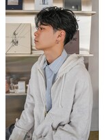 ロッジ(Lodge)&nbsp;毛流れフェザーパーマ×センターパート