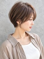 サニー(Sunny) ハンサムショート×前下がり×ベージュブラウン