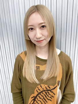 キバ(kva) ▽□□▽ ウルフカット× ブロンドベージュ