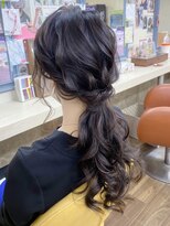 ヘアセットアップス(UP's) 黒髪でも可愛い(^○^)万能ふんわりスタイル『ローポニーテール』