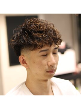 ニューオールド 三軒茶屋(NEW OLD) 外国人風スペインカールxフェード