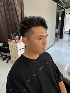 アイズ 海老名(AIZU) かき上げアップバング　眉毛カット　海老名メンズカット　短髪