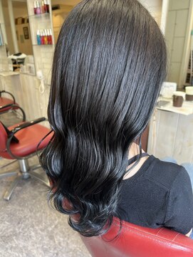 ロマンヤカタ ファース(ROMAN YAKATA fars) ツヤ髪オフブラック@田島(2024/10)