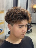 メイン(MENIN)&nbsp;【Insta@hi_de0205】パーマスタイル[相模大野/眉毛/町田/短髪]