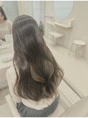 オリーブベージュ