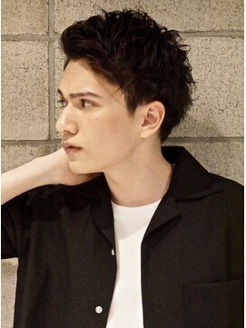 フランクスバーバー アンド ビアークラブ(FRANK'S BARBER and BEER CLUB) ソフトツーブロックショートレイヤーくせ毛風パーマ