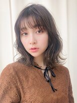 ルティア(Lutia) 透明感あふれるグレージュカラー