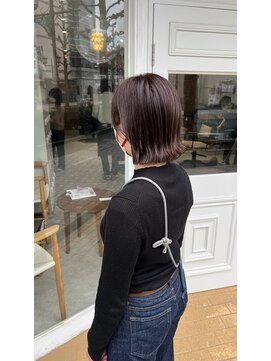 ヘアデザイン ソラ(Sola) 大人ピンクブラウン×切りっぱなしプツッとカット外ハネボブ