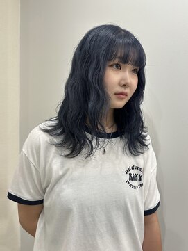 ゼストララ(ZEST Lara) 暗めネイビーブルー【吉祥寺】斎藤百花