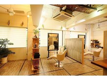 ロジ(ROGI)の雰囲気（落ち着いた空間でゆっくりとお過ごしいただけます。）
