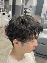 ノイセル 西本町(Noisyle) ブルーブラックフェザーパーマ刈り上げセンターパートｙ