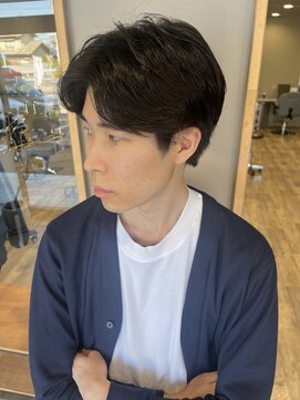 ザメンバイリオス(THE MEN. BY LIOS) 大人のセンターパートスタイル