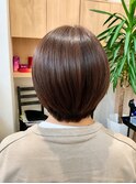大人女性におすすめ♪ツヤ感たっぷりの丸みショートボブ 