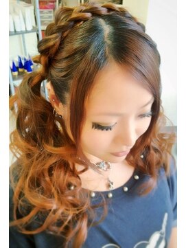 ボイス(Voice) 三つ編みカチューシャ&ツインテール♪【アレンジハーフアップ】